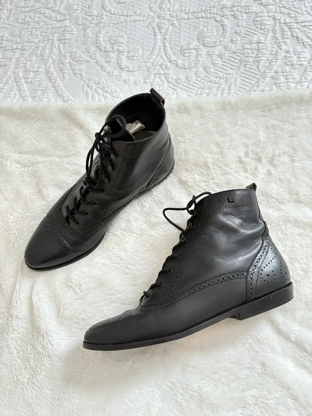 Etienne Aigner vintage 90s granny Victorian lace up boots steampunk size 9